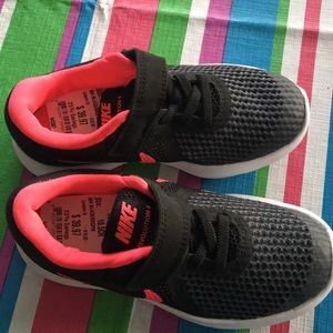 NEW!! 🎉Kids Nike shoes🎉